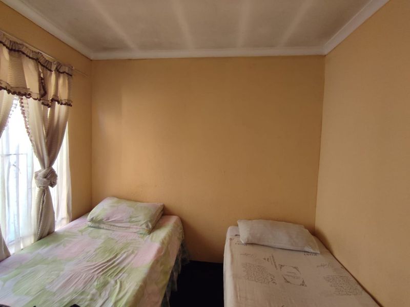 HOUSE FOR SALE IN CLOVERDENE  - Photo 7