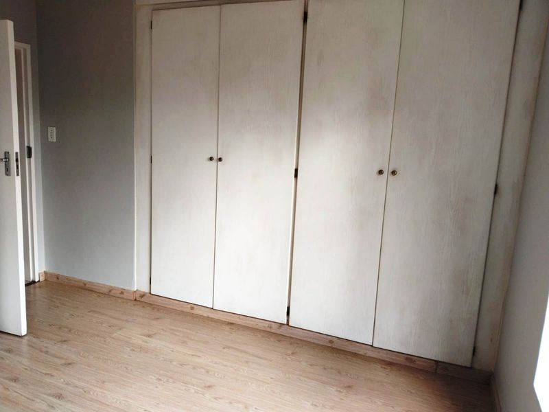 Charming 3 bed  lock-up-and-go Townhouse  - Photo 10