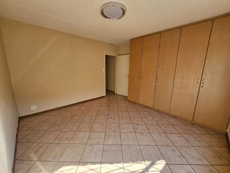 Charming Home Offering Comfort and Convenience - Photo 3