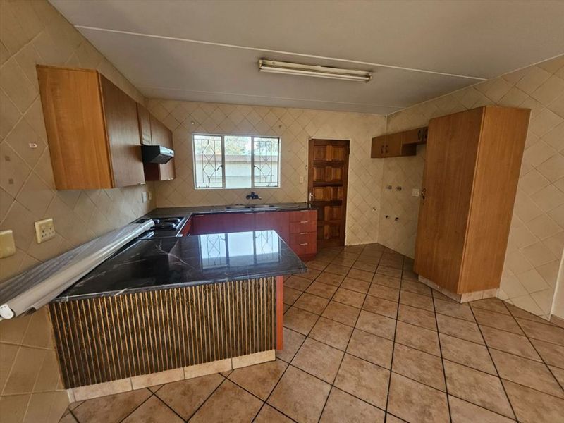 Charming Home Offering Comfort and Convenience - Photo 1
