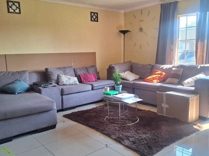 Exceptional Value with Double Pool Luxury - Photo 2