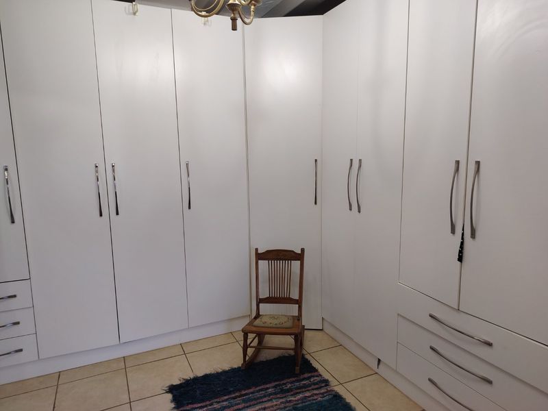 Charming 2-Bedroom, 2-Bathroom Cottage to Let in Gillitts - Photo 10