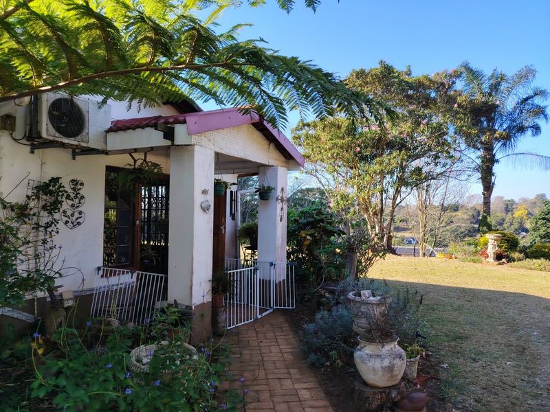 Charming 2-Bedroom, 2-Bathroom Cottage to Let in Gillitts - Photo 2