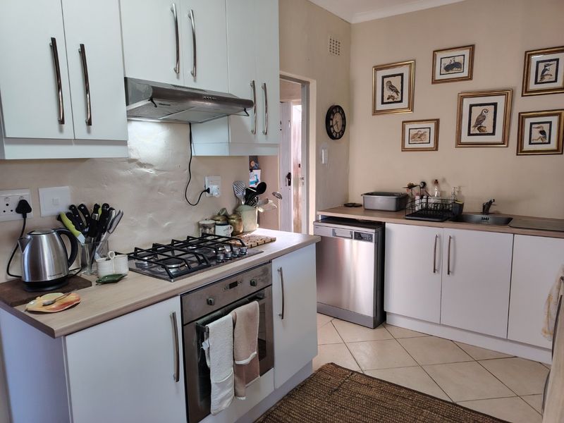 Charming 2-Bedroom, 2-Bathroom Cottage to Let in Gillitts - Photo 6
