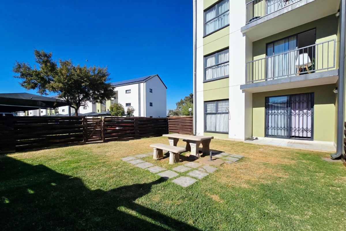Modern Ground Floor 1 Bedroom Apartment for Rent in Green Park Lifestyle Estate, Boksburg - Photo 2