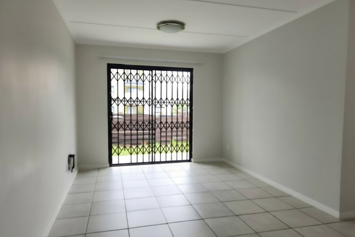 Modern Ground Floor 1 Bedroom Apartment for Rent in Green Park Lifestyle Estate, Boksburg - Photo 4