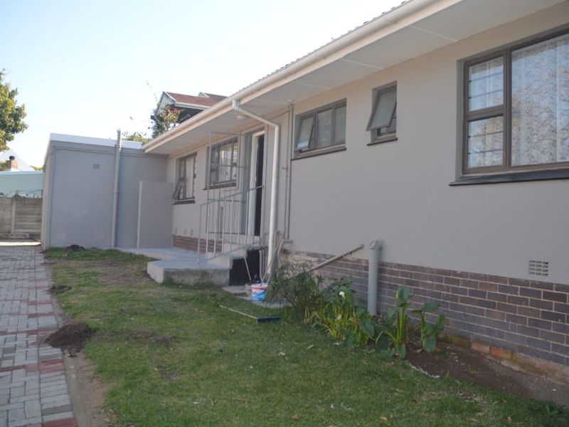 Spacious 4-Bedroom Family Home to Rent in Beacon Bay - Photo 5