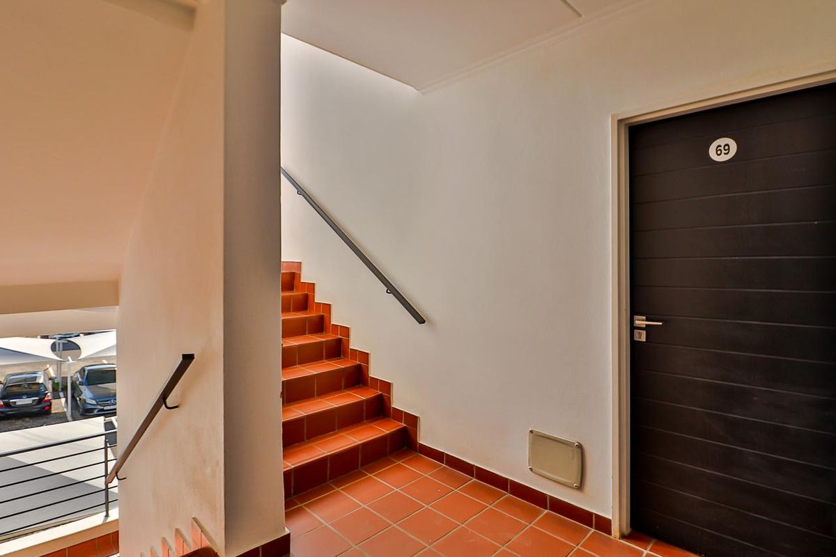 To let 1 bedroom 1 bathroom apartment on the 2nd floor at the exclusive The Isle residential complex in Greenstone Hill - Photo 2