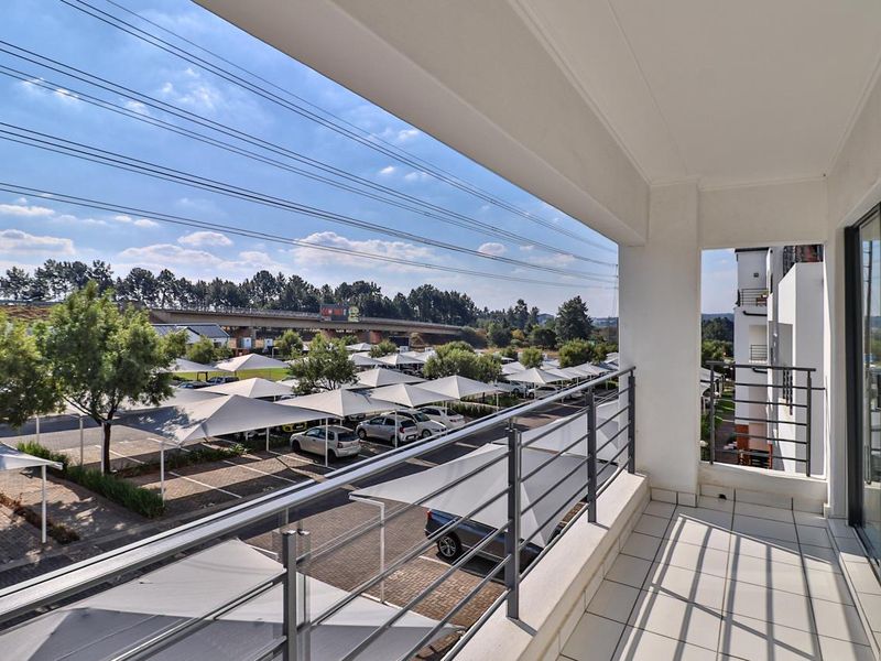 To let 1 bedroom 1 bathroom apartment on the 2nd floor at the exclusive The Isle residential complex in Greenstone Hill - Photo 6