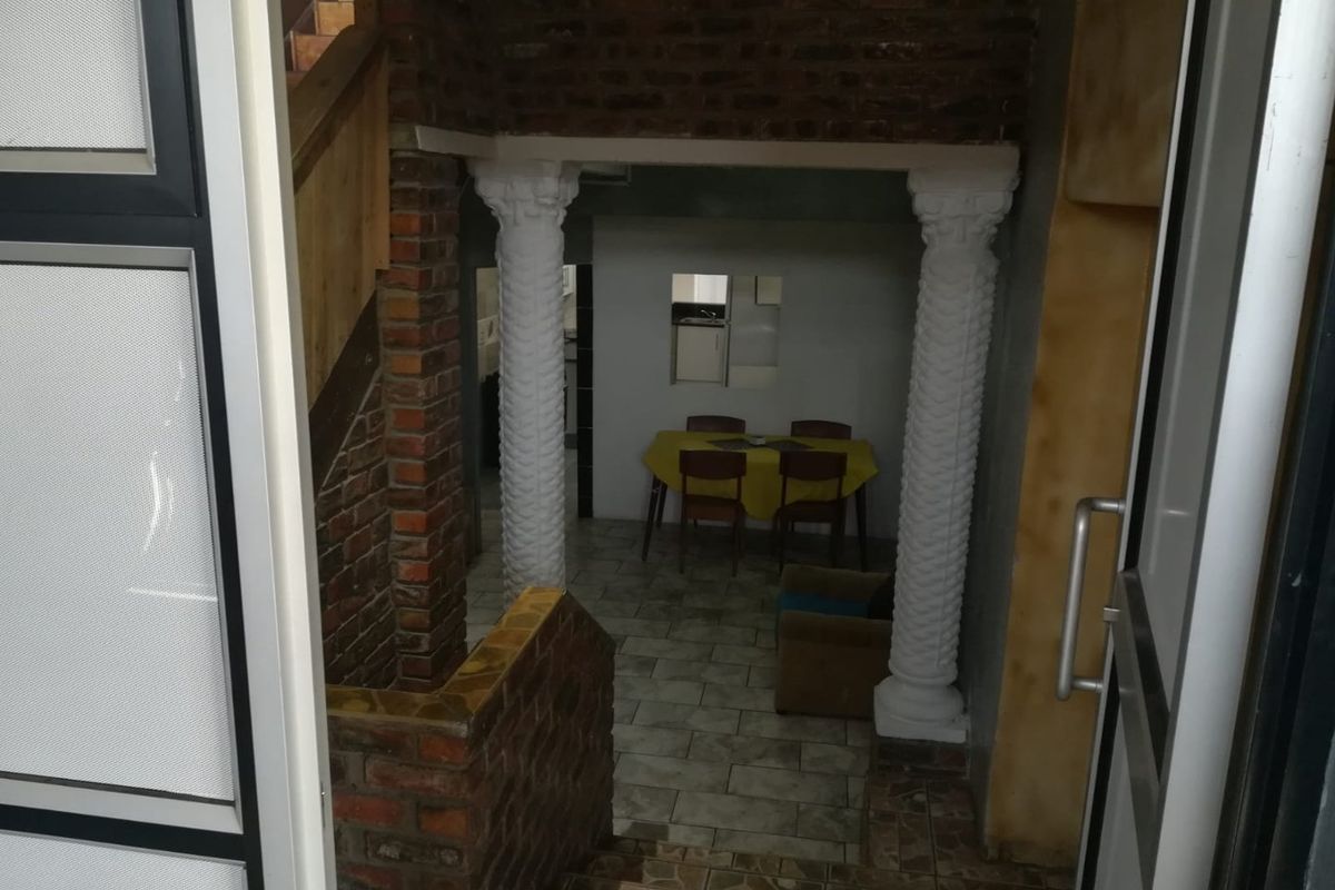 4 Bedroom House for Sale in Bethelsdorp - Photo 5