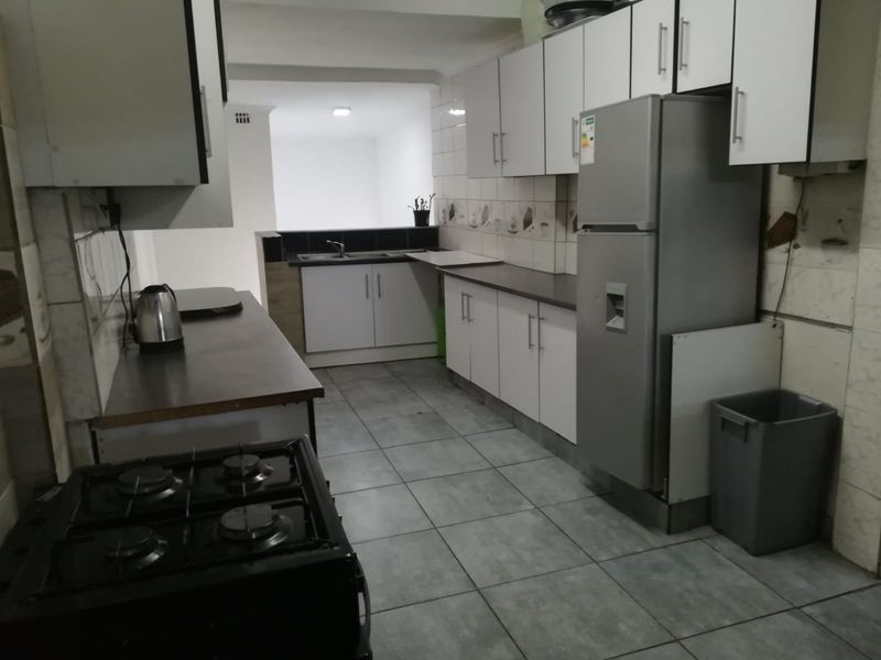 4 Bedroom House for Sale in Bethelsdorp - Photo 1