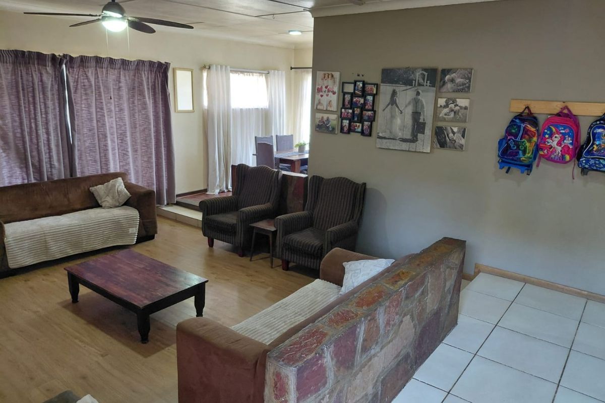 3 Bedroom House for Sale in Casseldale  - Photo 5