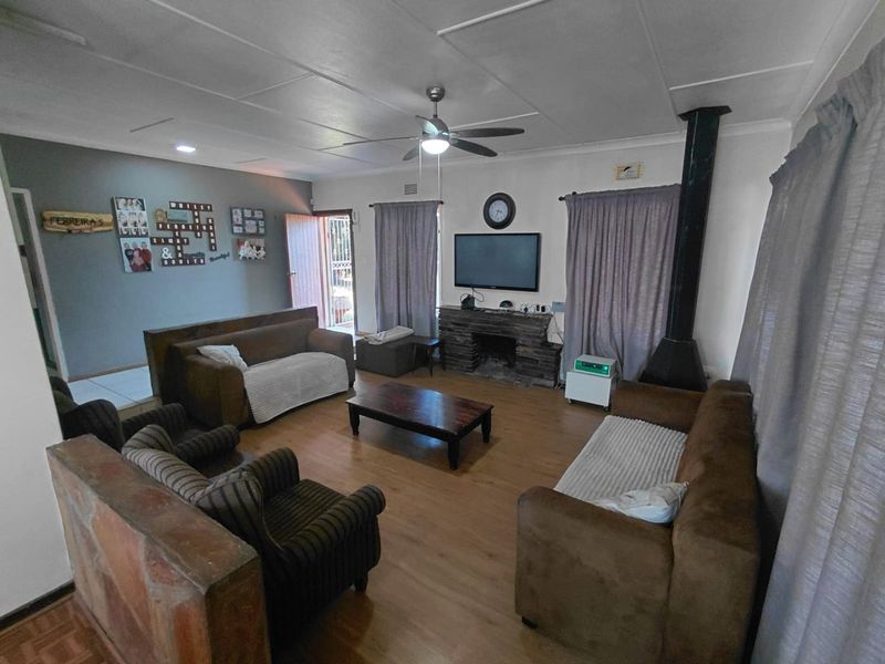 3 Bedroom House for Sale in Casseldale  - Photo 7