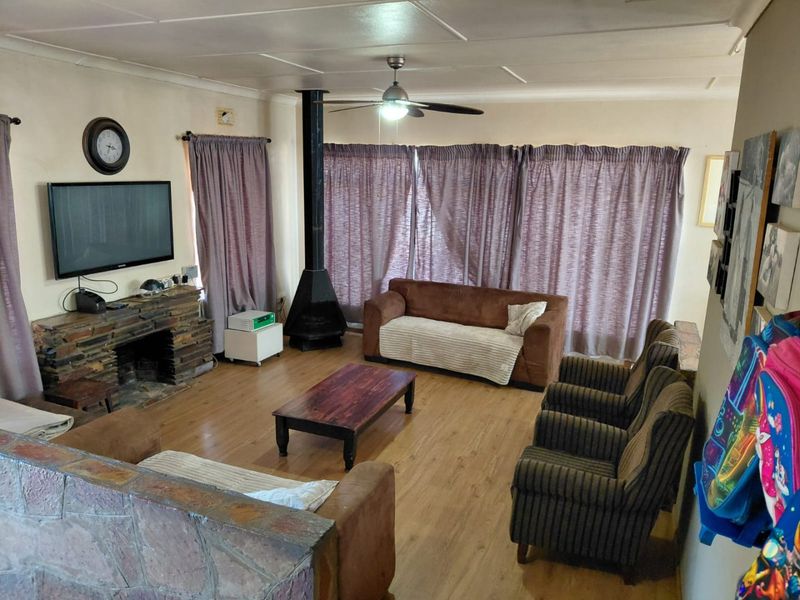 3 Bedroom House for Sale in Casseldale  - Photo 6