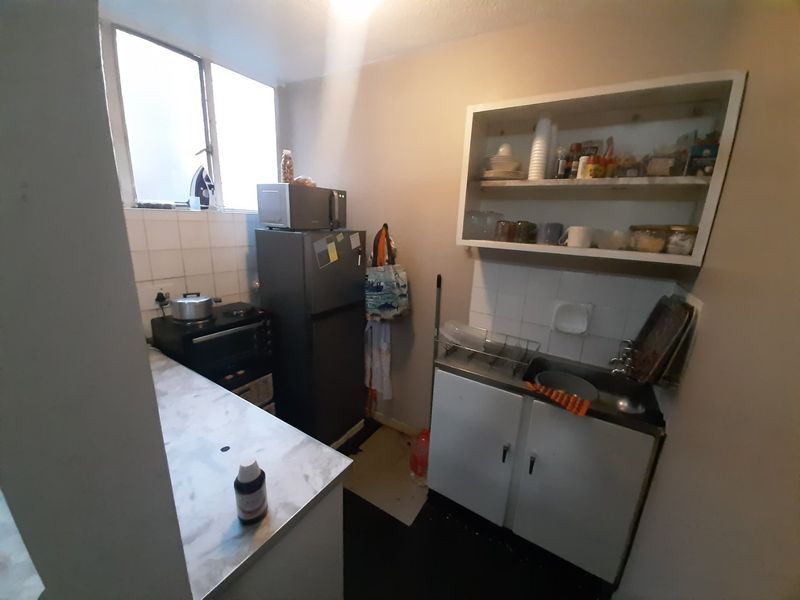 High-Demand Investment Opportunity | Secure Bachelor Apartment | Ideal For First-Time Buyers  - Photo 7