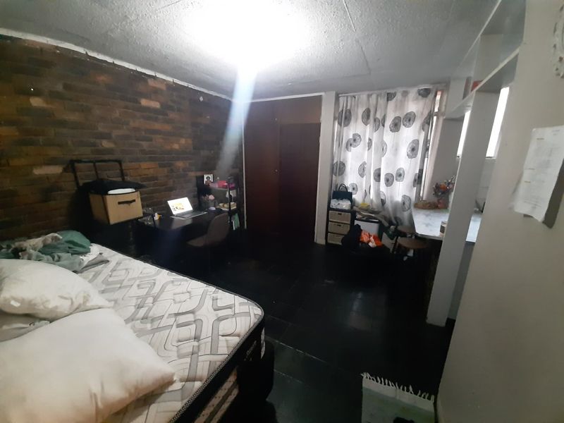 High-Demand Investment Opportunity | Secure Bachelor Apartment | Ideal For First-Time Buyers  - Photo 6