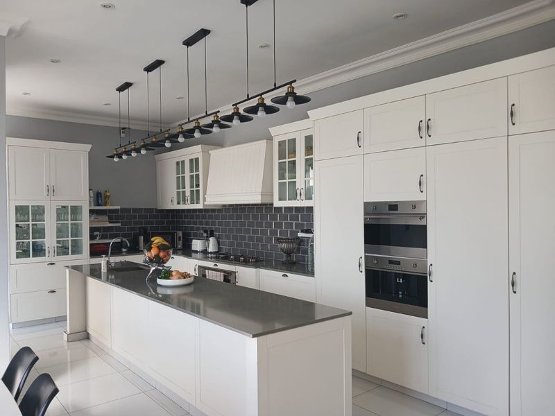 Luxury Living with Spectacular Golf Course Views - Photo 4