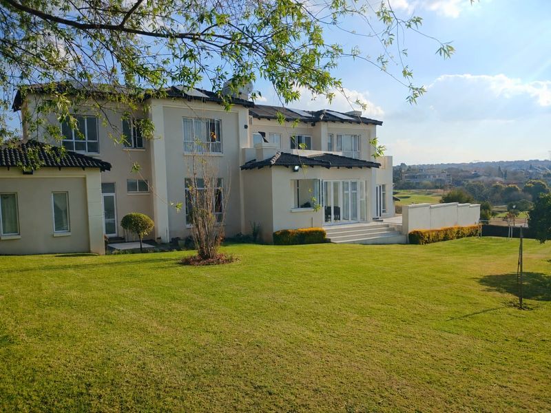 Luxury Living with Spectacular Golf Course Views - Photo 2