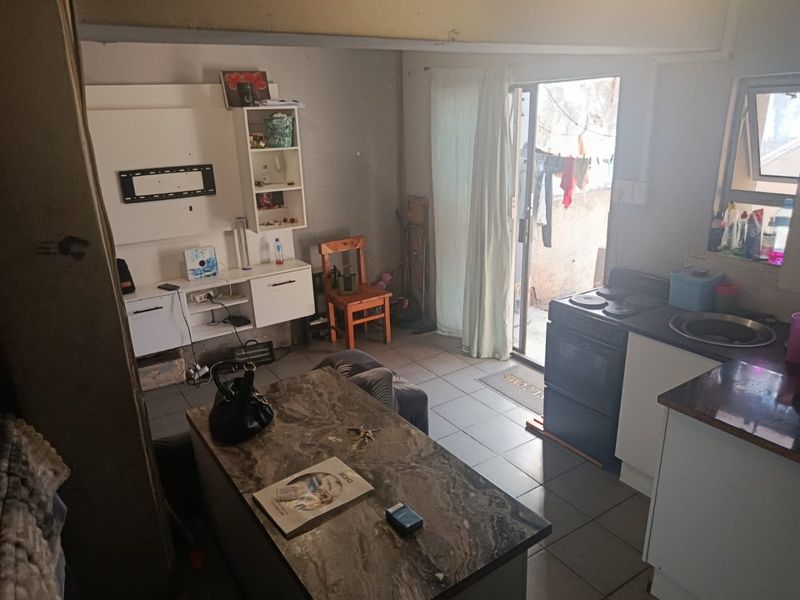 3 Bedroom House In North End - Photo 4