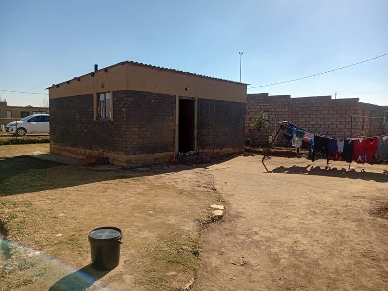 HOUSE FOR SALE IN TSAKANE  - Photo 7