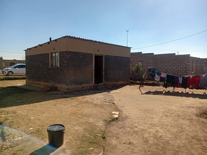 HOUSE FOR SALE IN TSAKANE  - Photo 6