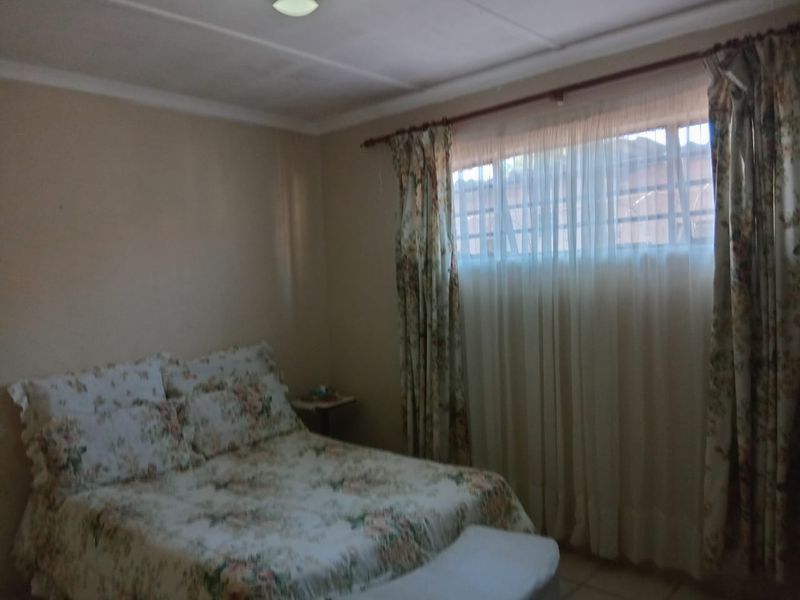 3 Bedroom House - Photo 8
