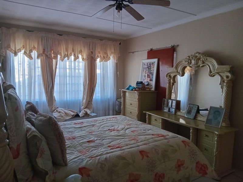 3 Bedroom House - Photo 4