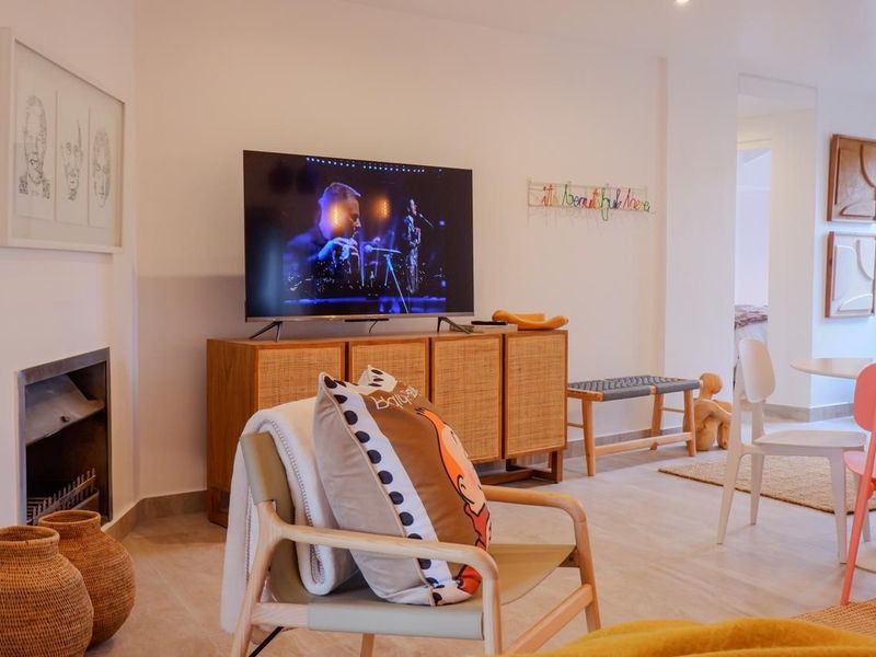 Two Bedroom Apartment For Sale - Photo 9