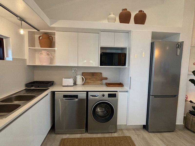 Two Bedroom Apartment For Sale - Photo 5