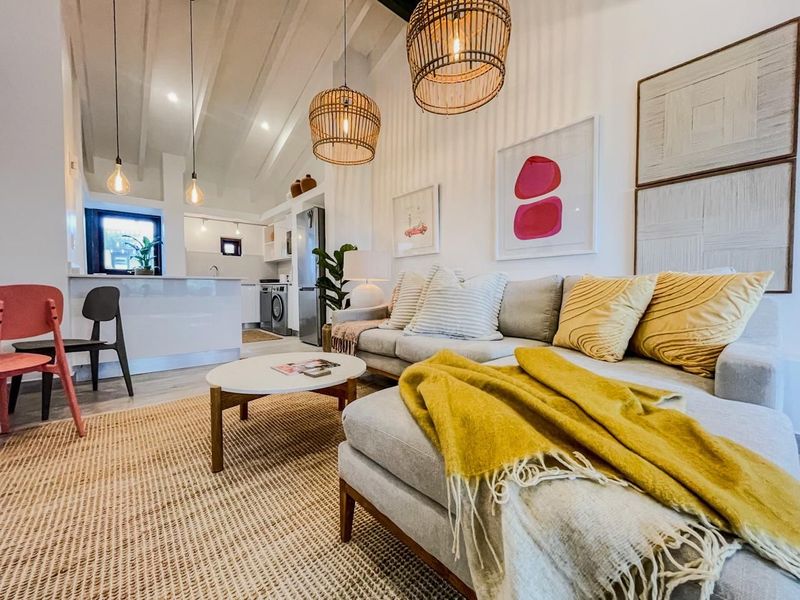 Two Bedroom Apartment For Sale - Photo 2