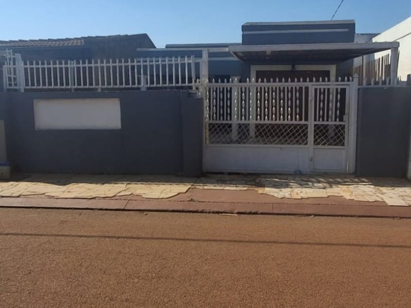 3 Bedroom House for Sale in Atteridgeville - Photo 3