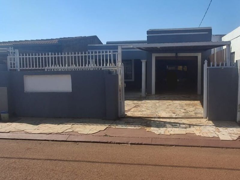 3 Bedroom House for Sale in Atteridgeville - Photo 4