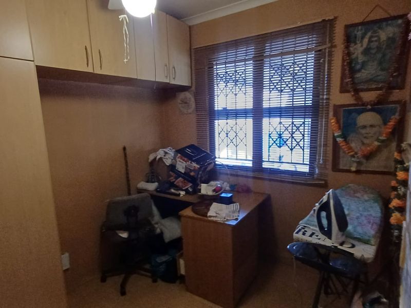 3 bedroom house for sale in Bellair R1,100,000 - Photo 8