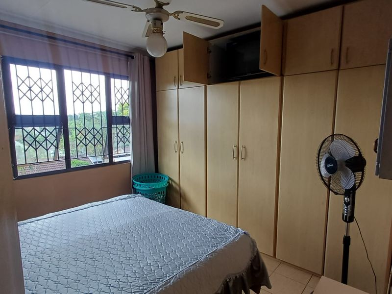 3 bedroom house for sale in Bellair R1,100,000 - Photo 6