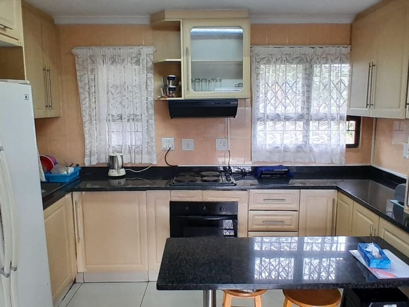3 bedroom house for sale in Bellair R1,100,000 - Photo 3