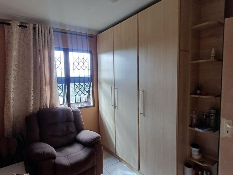 3 bedroom house for sale in Bellair R1,100,000 - Photo 7
