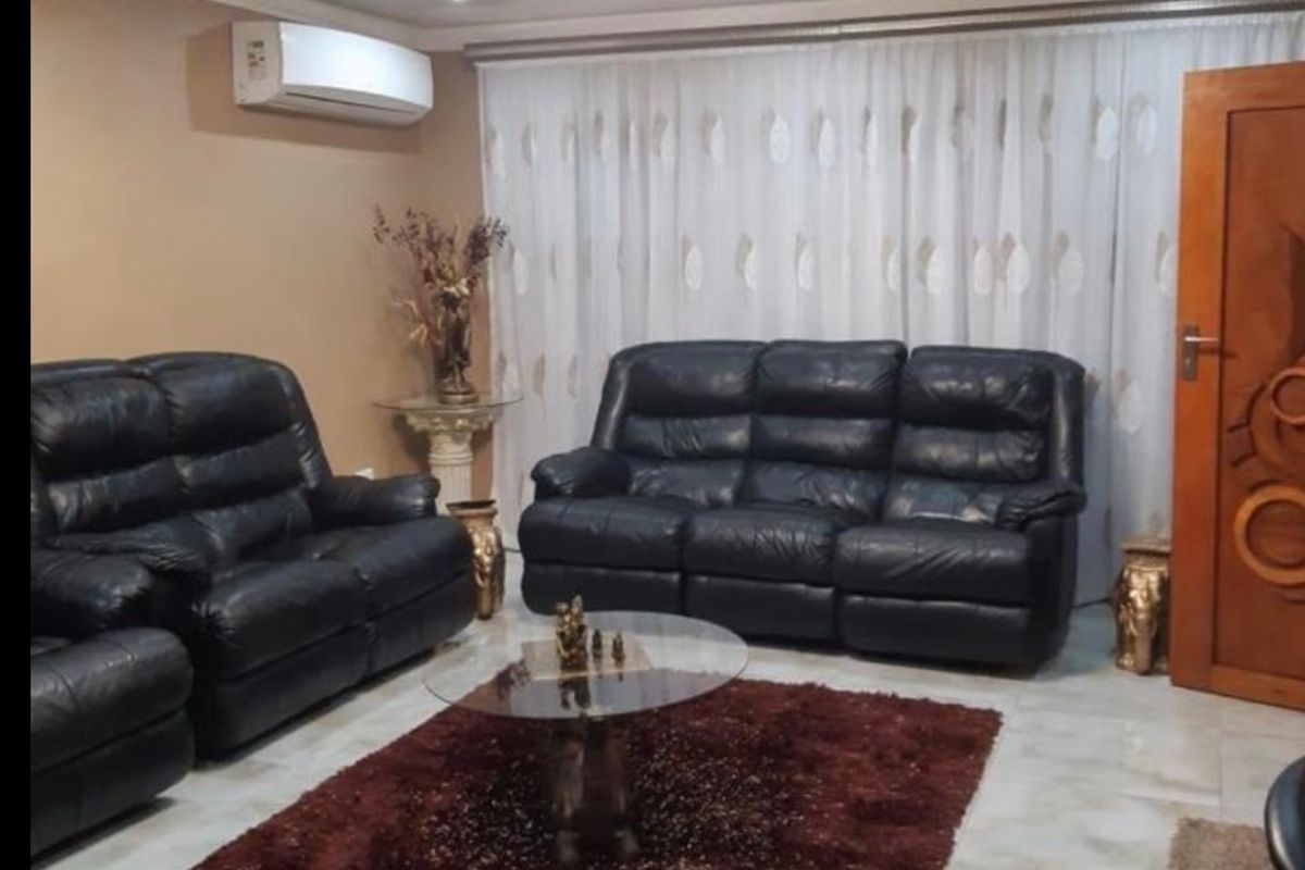 Luxury, Privacy and Timeless Comfort - All in one Exceptional  Address - Photo 4
