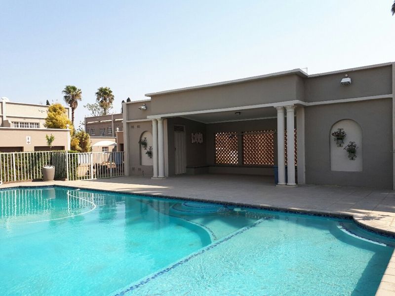 Spacious 3-Bedroom Duplex in a Secure Complex – A Place You'll Love to Call Home! - Photo 2