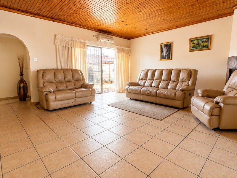 Spacious family living with endless potential in Three Rivers - Photo 7