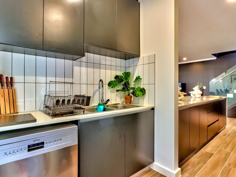 Modern Double-Storey Home to Rent in Sandown - Photo 5