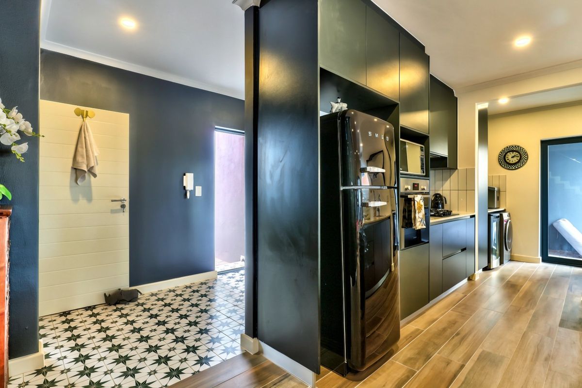 Modern Double-Storey Home to Rent in Sandown - Photo 3