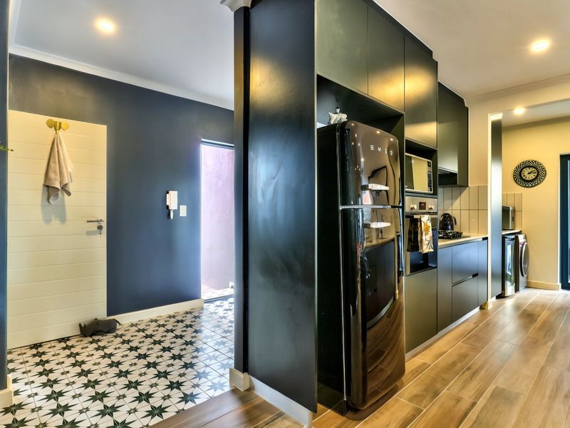 Modern Double-Storey Home to Rent in Sandown - Photo 3