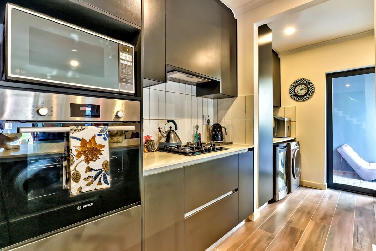 Modern Double-Storey Home to Rent in Sandown - Photo 4