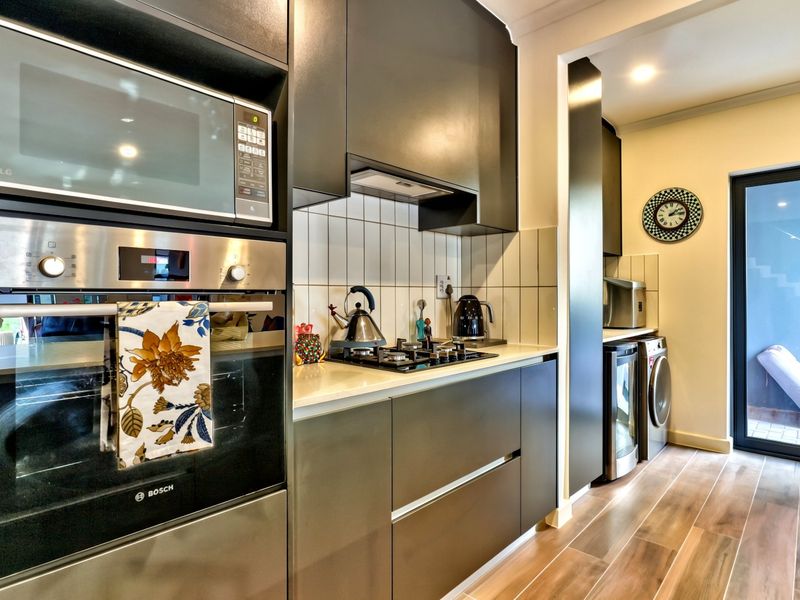 Modern Double-Storey Home to Rent in Sandown - Photo 4
