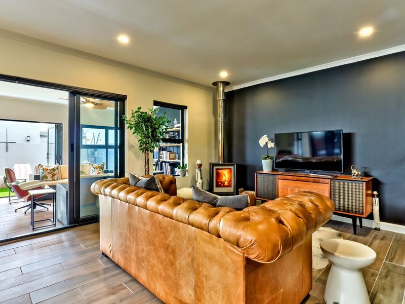 Modern Double-Storey Home to Rent in Sandown - Photo 10