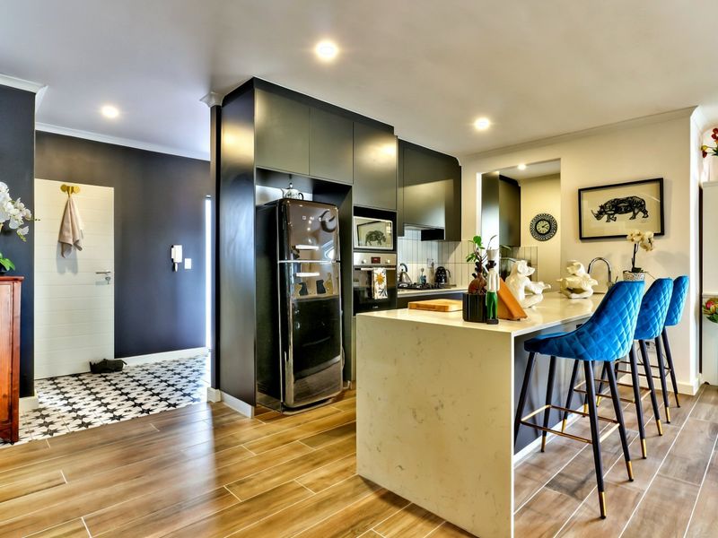 Modern Double-Storey Home to Rent in Sandown - Photo 8