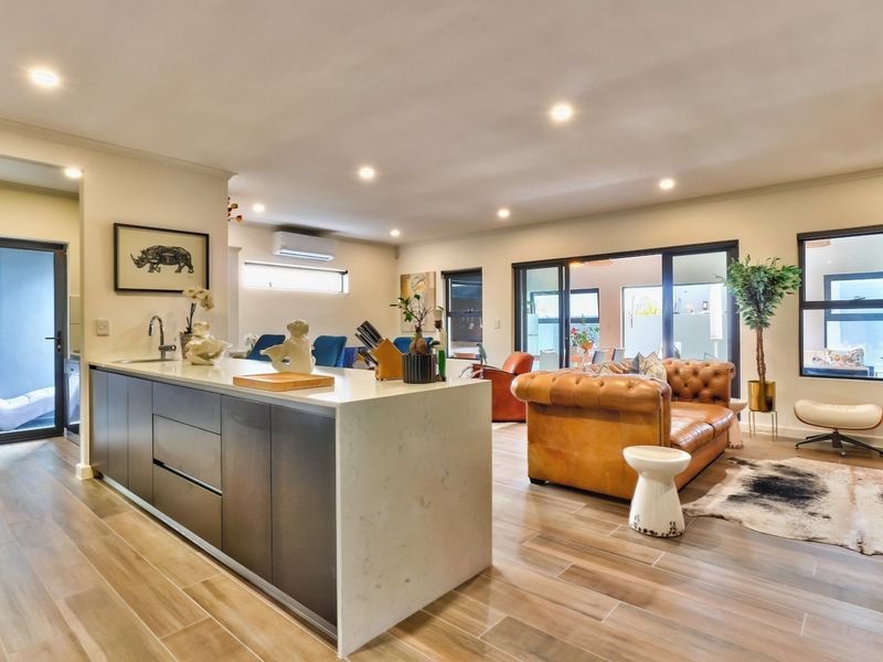Modern Double-Storey Home to Rent in Sandown - Photo 2