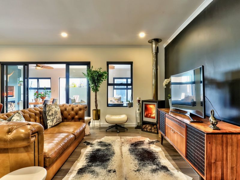 Modern Double-Storey Home to Rent in Sandown - Photo 1