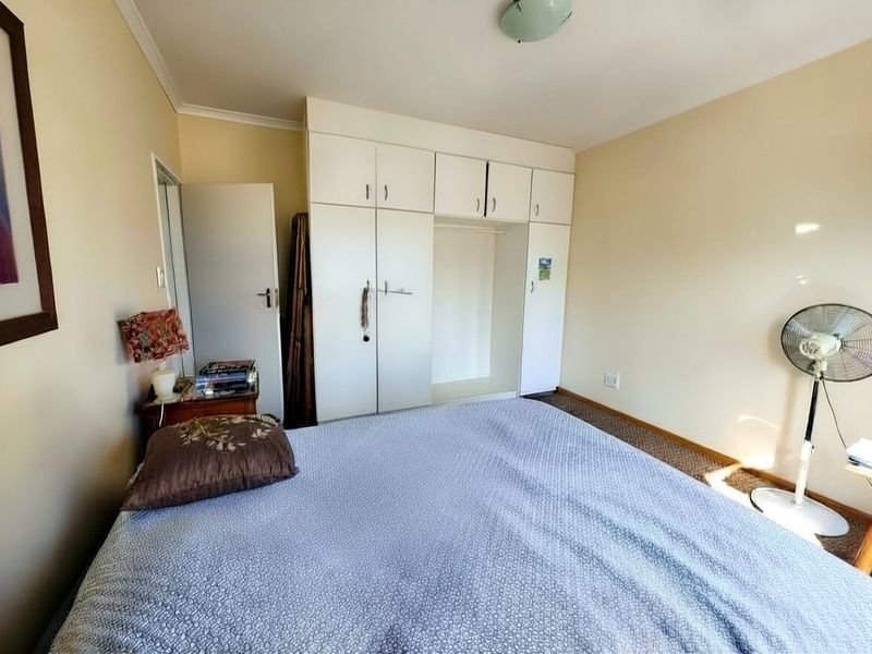 Sole & Exclusive Mandate · North-Facing 2 bedroom Apartment mins walk from the beachfront - Photo 9