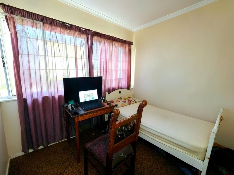 Sole & Exclusive Mandate · North-Facing 2 bedroom Apartment mins walk from the beachfront - Photo 7
